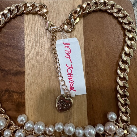Betsey Johnson Pearl Starfish Shell Bib Necklace MSRP $148 Cruise Control NWT - Picture 4 of 5